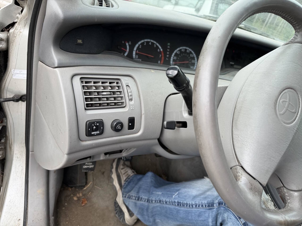 Used 2000 Toyota Avalon XL FWD image 33