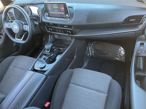 Used 2021 Nissan Rogue S image 11