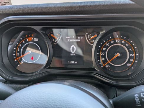 Used 2025 Jeep Wrangler Unlimited Sport AWD/4WD image 11