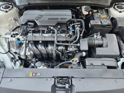 New 2025 Kia K4 LXS image 8