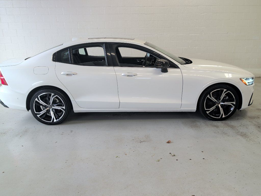 Used 2024 Volvo S60 B5 Plus FWD image 2