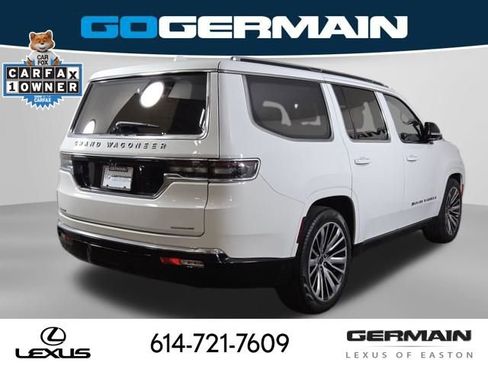 Used 2023 Jeep Grand Wagoneer Series III w/ HD Trailer Tow Package AWD/4WD image 9
