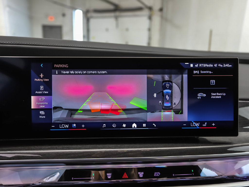 Used 2026 BMW 740i xDrive AWD/4WD image 19