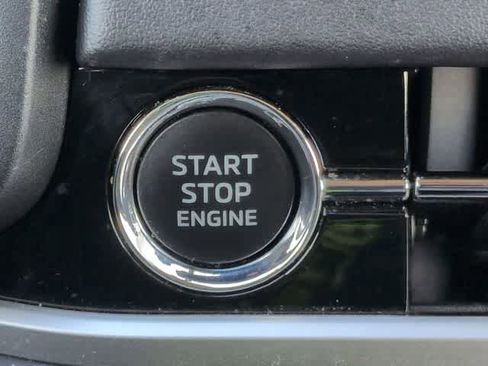 Used 2024 Mitsubishi Outlander SE image 38