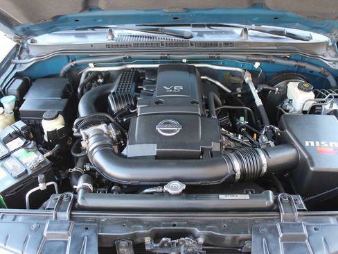 Used 2005 Nissan Frontier NISMO w/ (J01) Sunroof Pkg RWD image 16