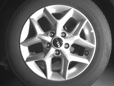 Used 2025 Kia Soul LX w/ LX Technology Package FWD image 14