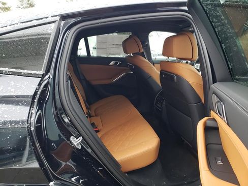 New 2026 BMW X6 xDrive40i w/ Climate Comfort Package image 17