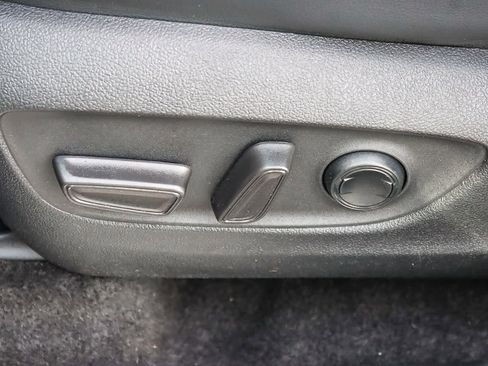 Used 2024 Toyota Highlander Platinum image 21