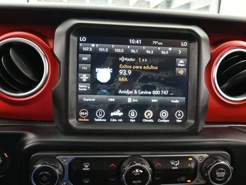 Used 2023 Jeep Gladiator Rubicon w/ LED Lighting Group AWD/4WD image 21