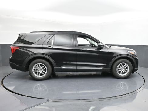 New 2025 Ford Explorer Active w/ Active Comfort Package image 9
