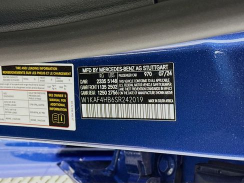 Used 2025 Mercedes-Benz C 300 4MATIC Sedan image 32