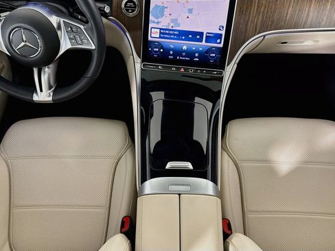 Used 2026 Mercedes-Benz GLC 300 image 16