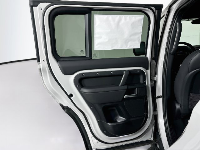 New 2026 Land Rover Defender 110 X-Dynamic SE AWD/4WD image 22