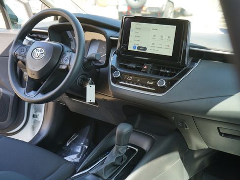 Used 2025 Toyota Corolla LE FWD image 20