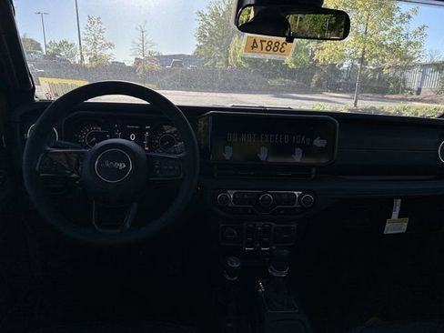 New 2025 Jeep Gladiator Sport w/ Premium Package image 21