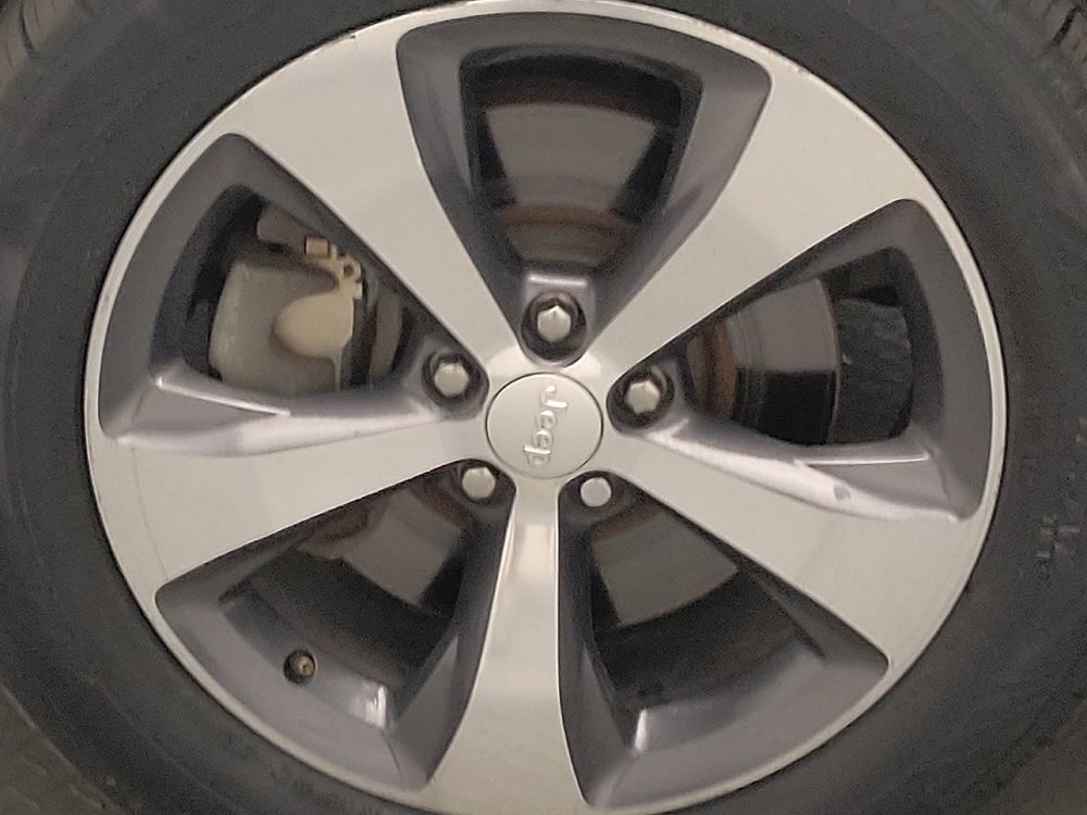 Used 2019 Jeep Cherokee Limited AWD/4WD image 31