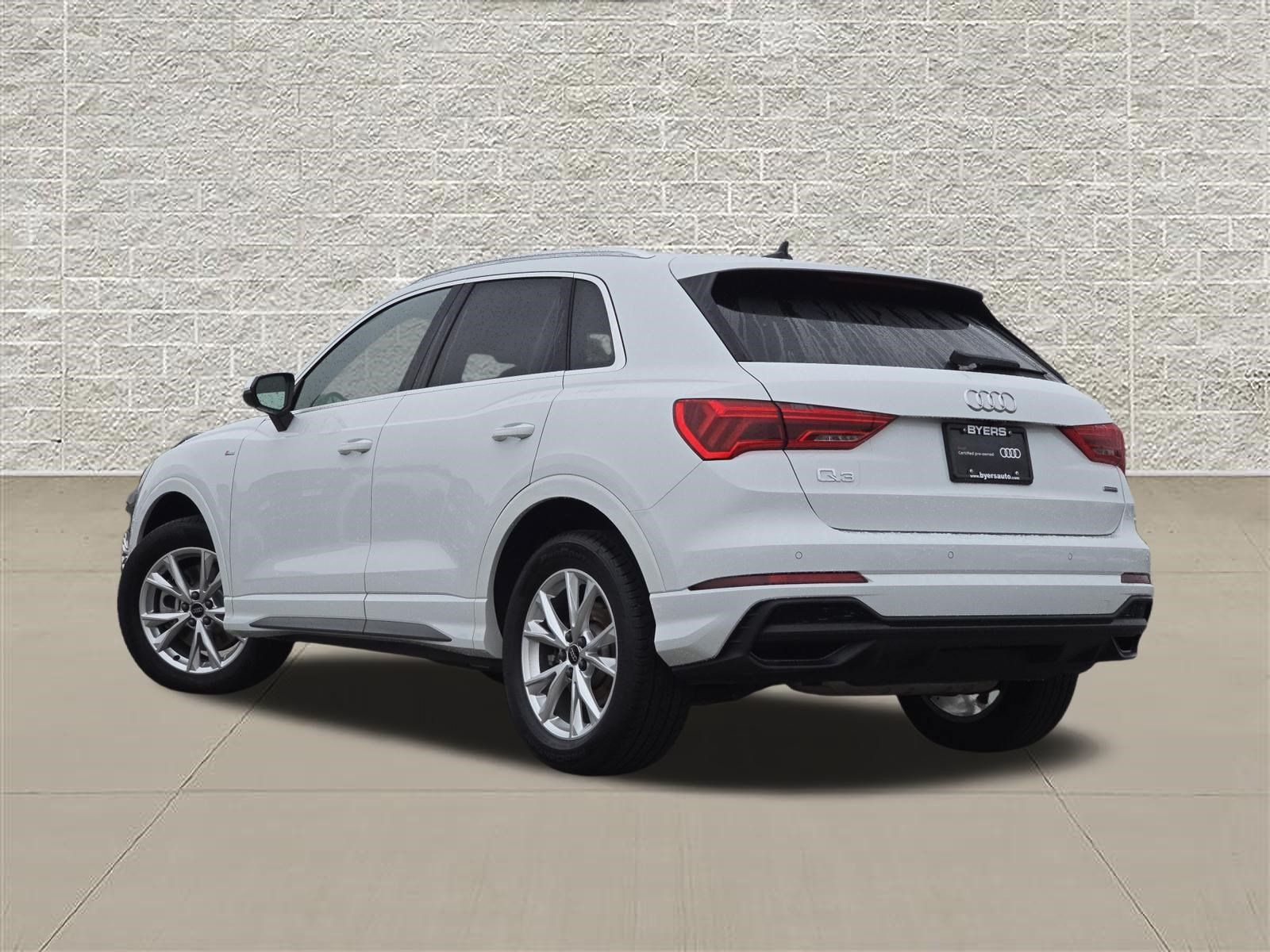 Certified 2025 Audi Q3 2.0T Premium w/ Convenience Package AWD/4WD image 5