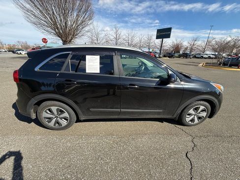 Used 2018 Kia Niro LX image 8