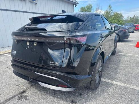 Used 2025 Nissan Ariya AWD image 3