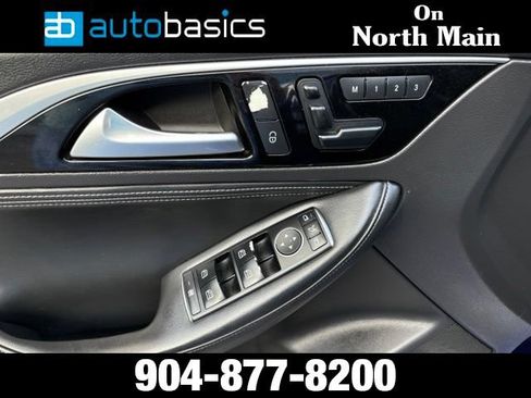 Used 2017 INFINITI QX30 Sport w/ Sport Leather Package FWD image 10