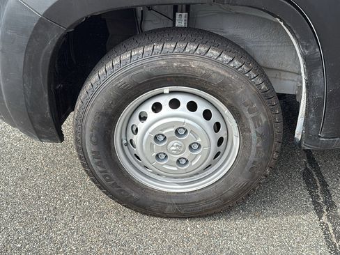 Used 2025 RAM ProMaster 2500 w/ Safety Group image 11