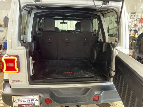 Used 2019 Jeep Wrangler Unlimited Rubicon AWD/4WD image 22