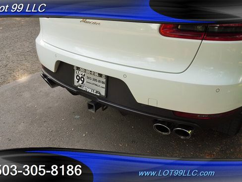Used 2017 Porsche Macan AWD/4WD image 31