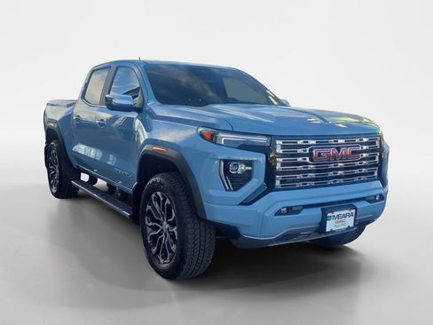 Used 2025 GMC Canyon Denali image 8