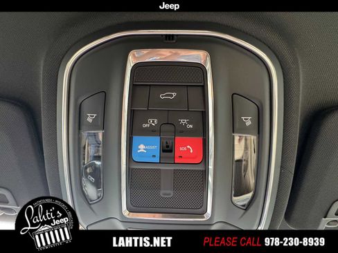 New 2025 Jeep Grand Cherokee Limited image 26