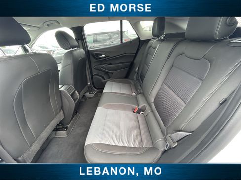Certified 2025 Chevrolet Trax LT w/ LT Convenience Package FWD image 23