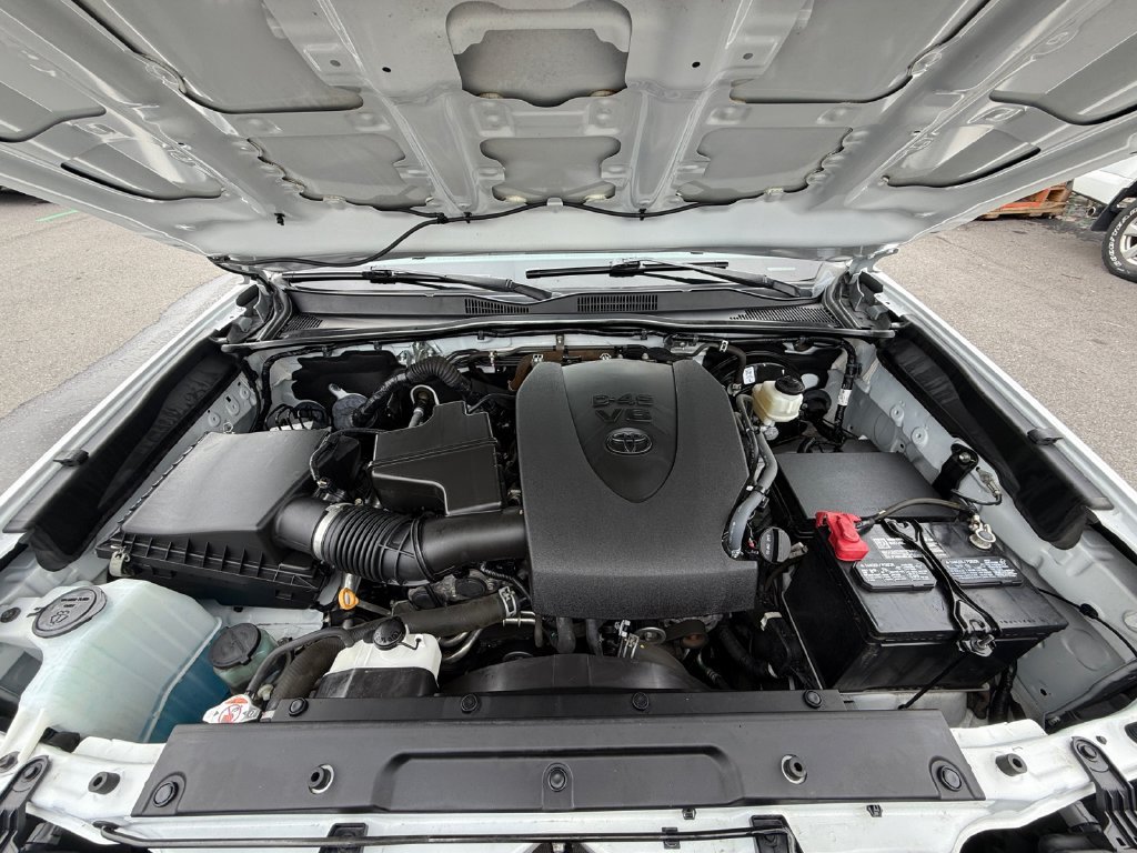 Used 2022 Toyota Tacoma SR5 AWD/4WD image 24