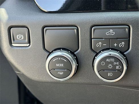 New 2026 GMC Sierra 1500 Elevation w/ LPO, Elevation Black Package image 16