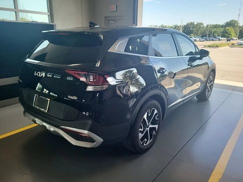 Used 2023 Kia Sportage EX FWD image 3