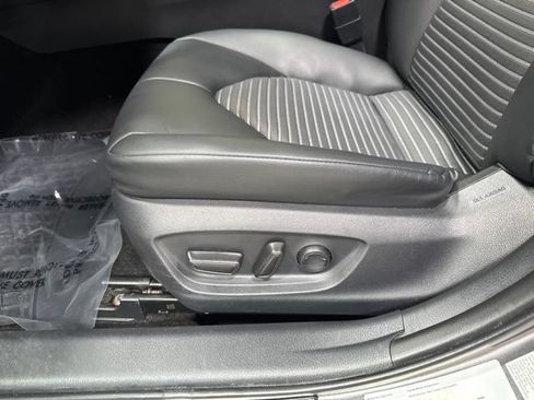Used 2019 Toyota Camry Hybrid FWD image 7