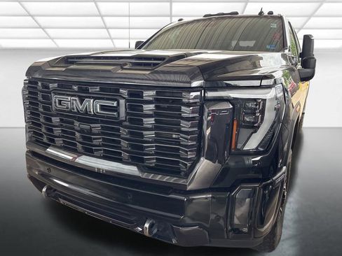 Used 2024 GMC Sierra 2500 Denali Ultimate AWD/4WD image 2