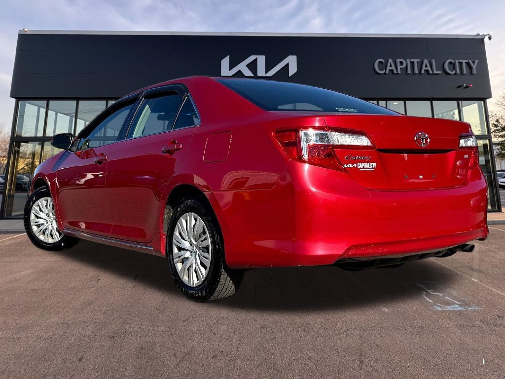 Used 2013 Toyota Camry LE FWD image 6