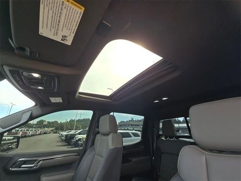 Used 2023 Chevrolet Silverado 1500 ZR2 w/ Technology Package image 18