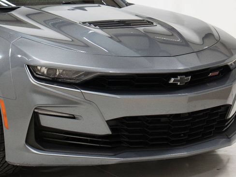Used 2022 Chevrolet Camaro SS RWD image 9