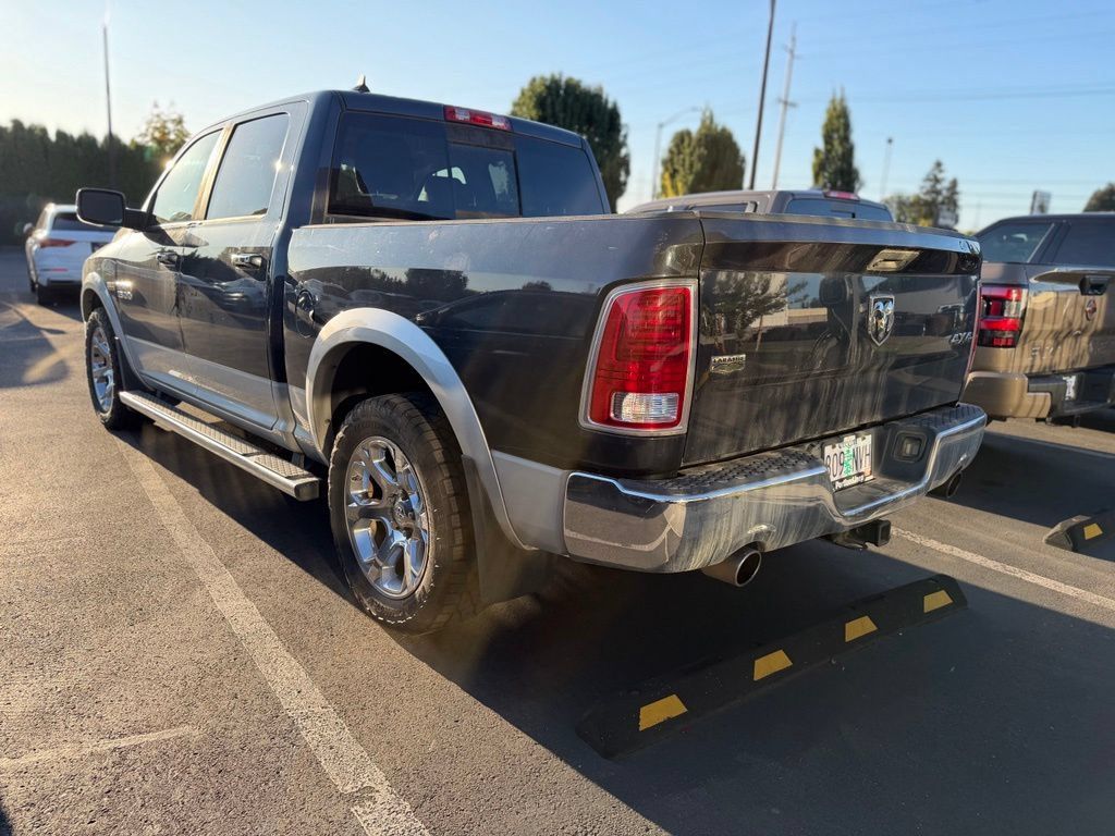 Used 2016 RAM 1500 Laramie w/ Convenience Group AWD/4WD image 4