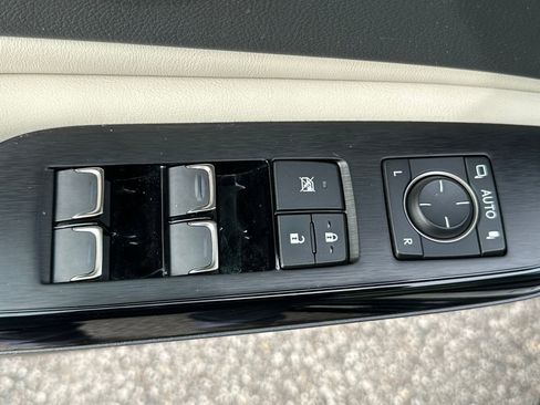 Used 2024 Lexus ES 350 w/ Premium Package image 29