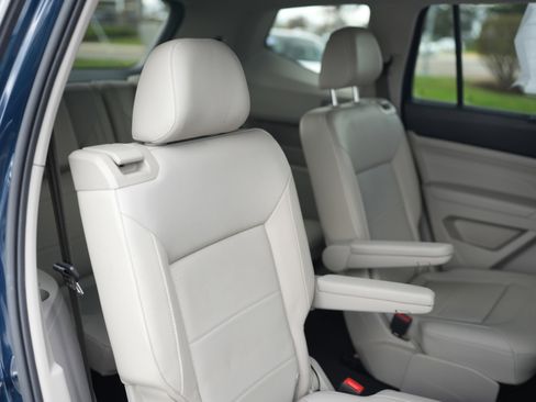 Certified 2022 Volkswagen Atlas SE w/ Black Wheel Package image 24