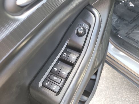 Used 2024 Jeep Grand Cherokee Laredo RWD image 16