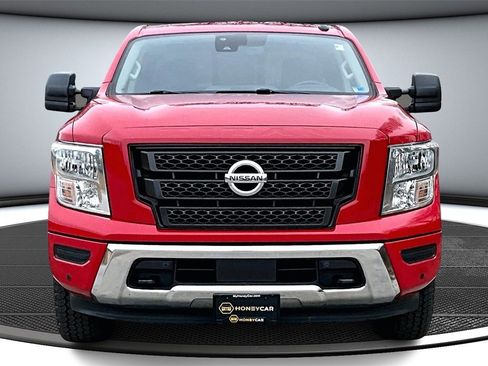 Used 2020 Nissan Titan SV w/ SV Convenience Package image 2