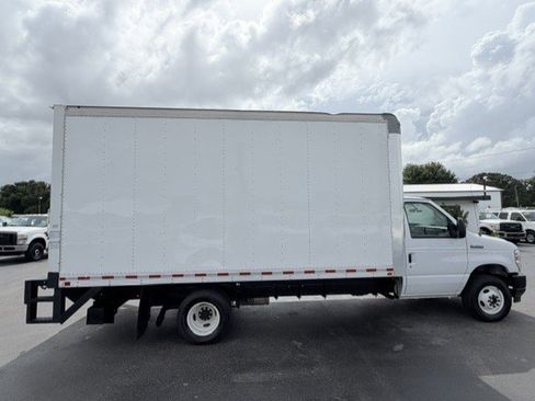 Used 2021 Ford E-450 and Econoline 450 Super Duty w/ Power Windows & Locks Group RWD image 4
