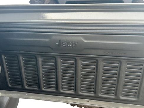 Used 2020 Jeep Wrangler Sport image 18