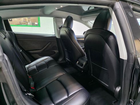 Used 2023 Tesla Model 3 Standard Range image 23