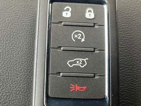 New 2025 Jeep Grand Cherokee Laredo X w/ Luxury Tech Group I image 21