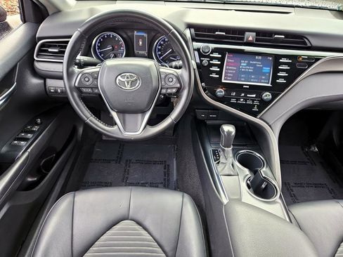 Used 2020 Toyota Camry SE image 9