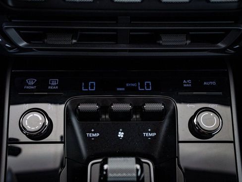 Certified 2024 Porsche 911 Carrera image 39