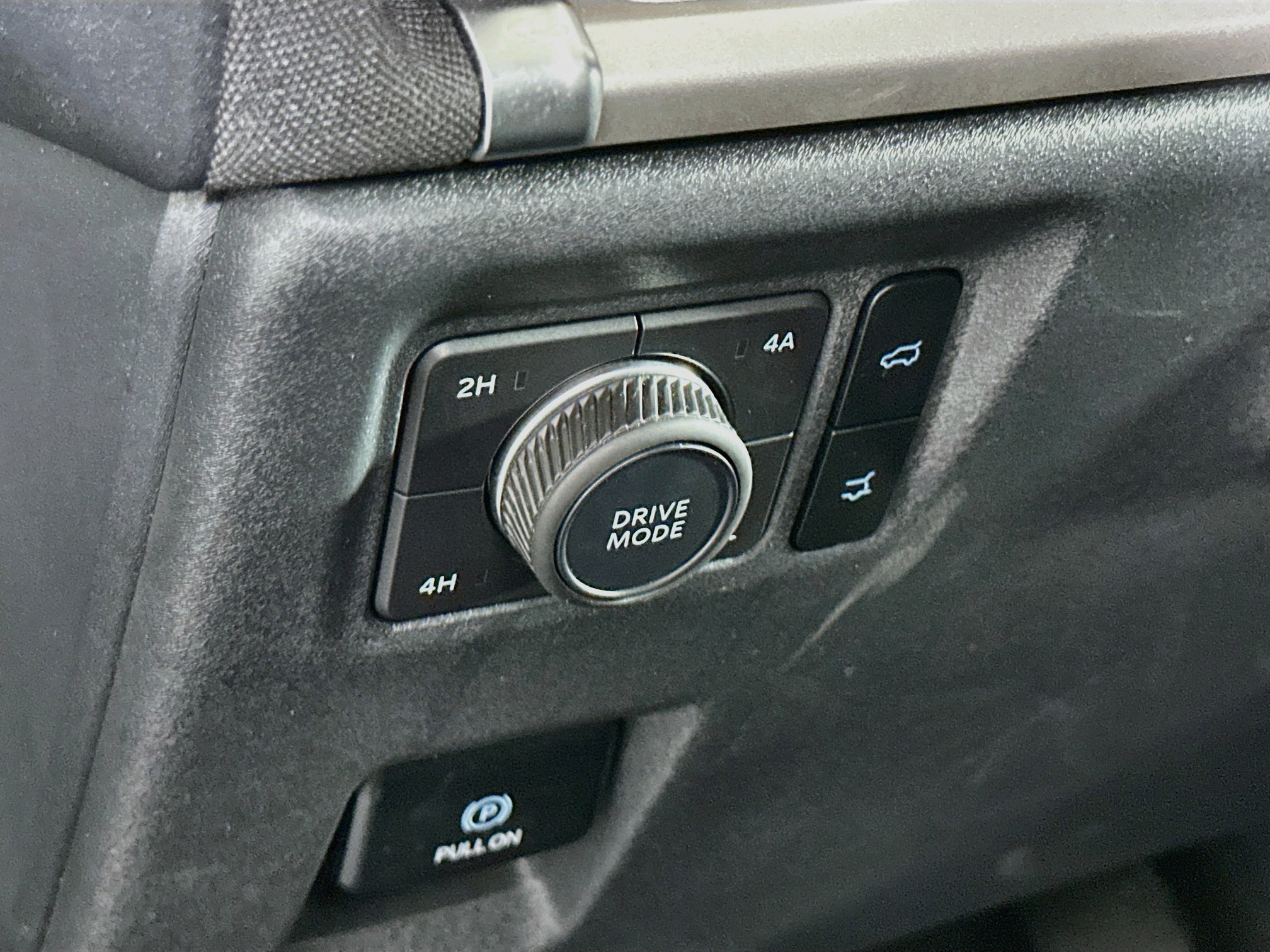 Used 2025 Ford Expedition Active AWD/4WD image 17